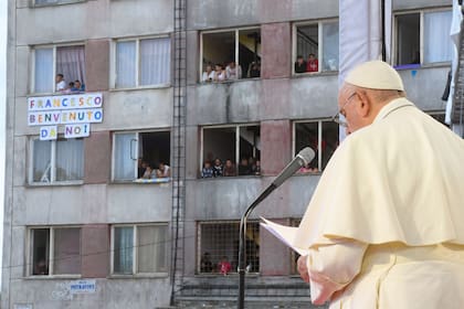 El papa Francisco en el distrito Lunik IX en Kosice, que alberga la comunidad más grande de romaníes en Eslovaquia