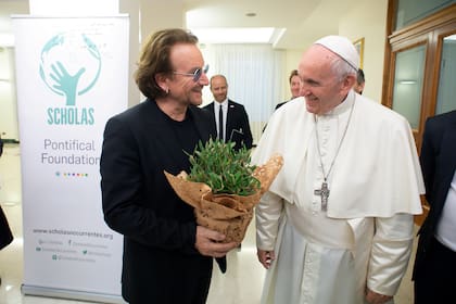 Reunión con Bono, el líder de la banda de rock U2, en el Vaticano el 19 de septiembre de 2018